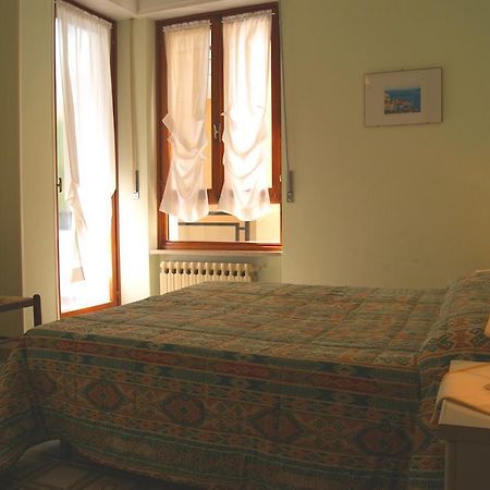 La Terrazza Tra Pini E Mare Leilighet San Bartolomeo Al Mare Rom bilde